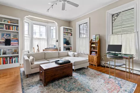 27 Pine St #7, Portland, ME 04102