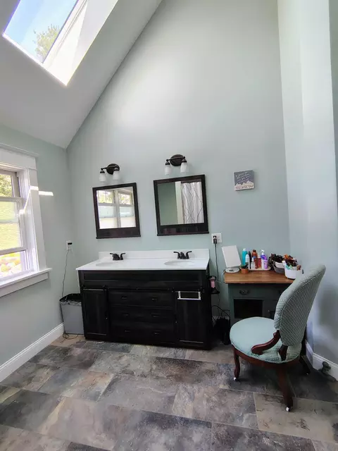 Bath - 6 Red Barn Rd, Damariscotta, ME 04543 photo 7 of 7
