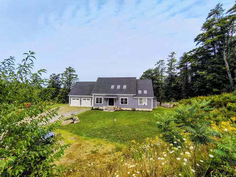 6 Red Barn Rd, Damariscotta, ME 04543