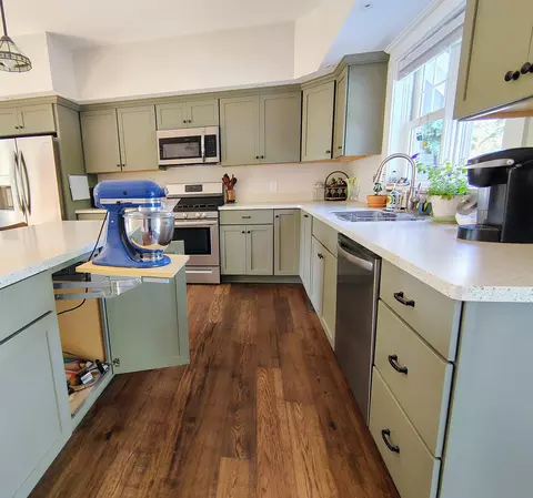 Kitchen - 6 Red Barn Rd, Damariscotta, ME 04543 photo 3 of 3