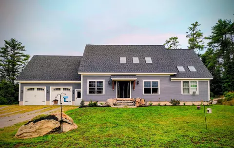 6 Red Barn Rd, Damariscotta, ME 04543