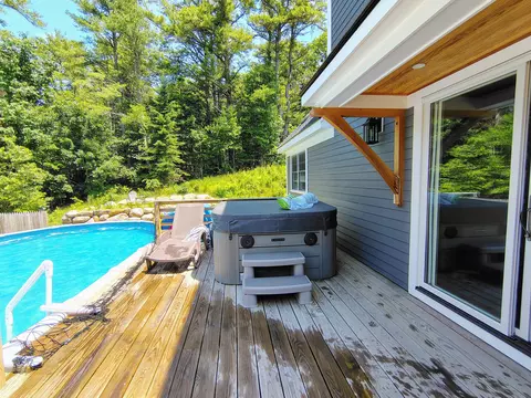 Exterior - 6 Red Barn Rd, Damariscotta, ME 04543 photo 4 of 8