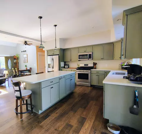 Kitchen - 6 Red Barn Rd, Damariscotta, ME 04543 photo 2 of 3
