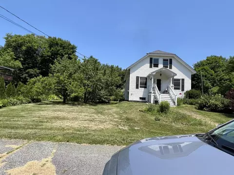 54 Pettingill St, Lewiston, ME 04240