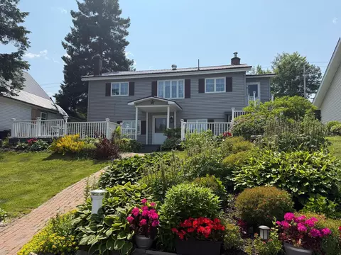 9 Spring St, Caribou, ME 04736
