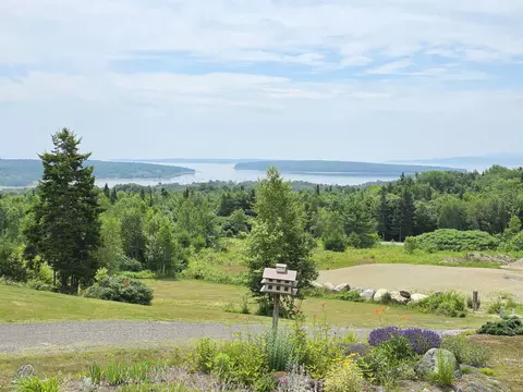 10 Overlook Dr, Stockton Springs, ME 04981