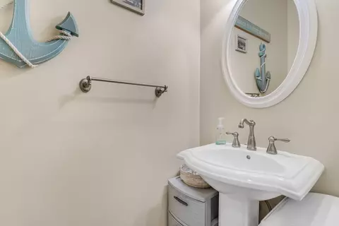 Bath - 517 Blackstream Rd, Hermon, ME 04401 photo 5 of 6