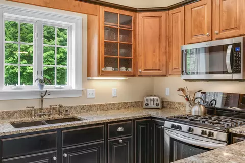 Kitchen - 517 Blackstream Rd, Hermon, ME 04401 photo 4 of 5