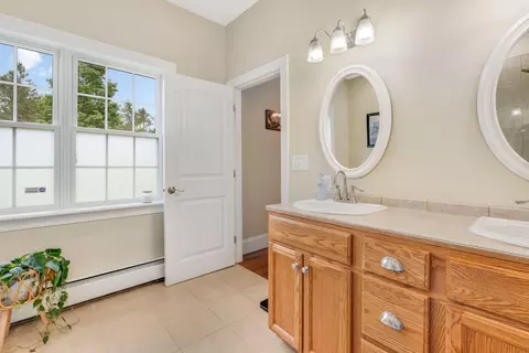 Bath - 517 Blackstream Rd, Hermon, ME 04401 photo 3 of 6