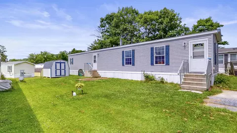 37 Village Dr, Lewiston, ME 04240
