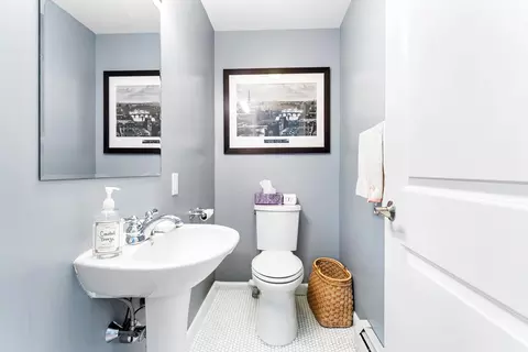 Bath - 17 Yardarm Way, Ogunquit, ME 03907 photo 2 of 2