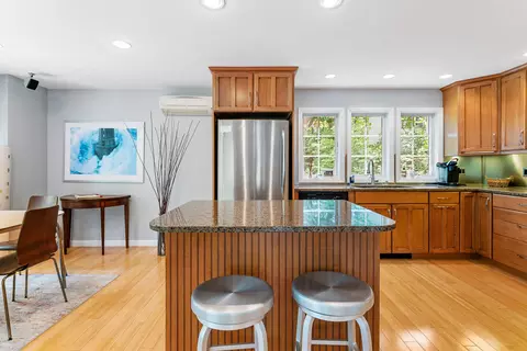 Kitchen - 17 Yardarm Way, Ogunquit, ME 03907 photo 2 of 3