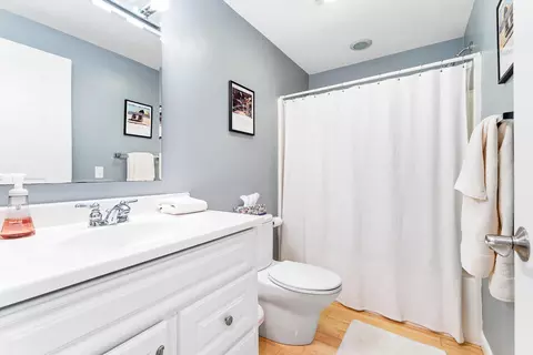 Bath - 17 Yardarm Way, Ogunquit, ME 03907 photo 1 of 2