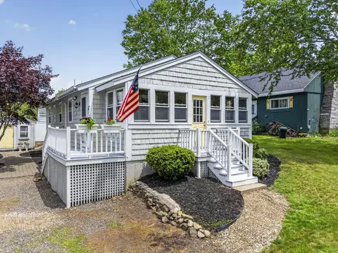 16 Highland Ave, York, ME 03909