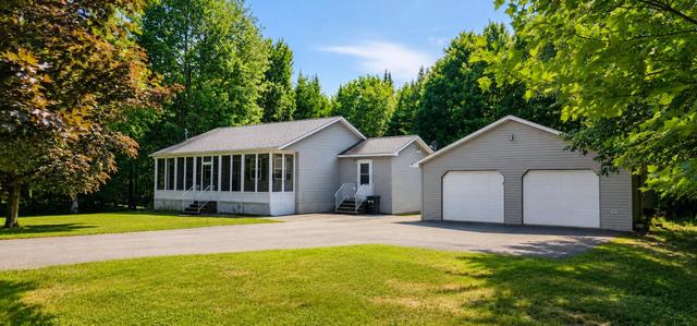 81 Ten Rd, Bradley, ME 04411