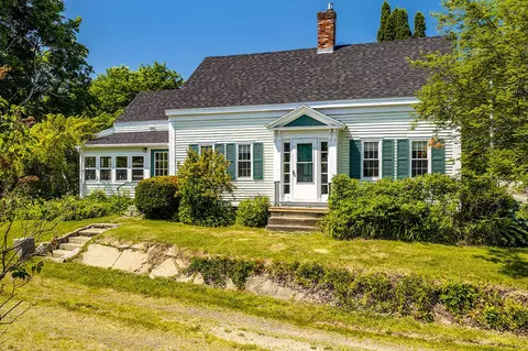 48 Mechanic St, Camden, ME 04843