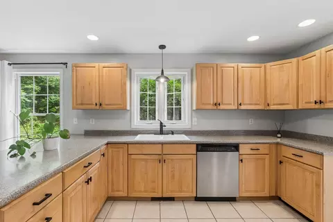 Kitchen - 16 Woodside Dr #4, Gorham, ME 04038 photo 3 of 4