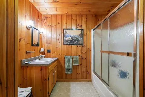Bath - 39 Arbor Way, Rangeley, ME 04970 photo 3 of 4