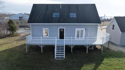 16-18 Ash Point Rd, Harpswell, ME 04079