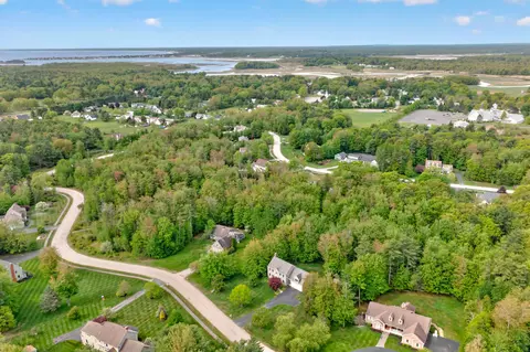 15 Bornheimer Pl, Scarborough, ME 04074