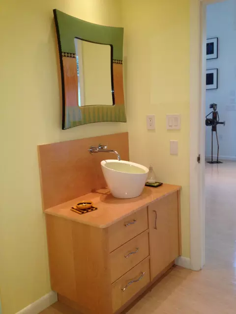 Bath - 88 Baker Rd, Freeport, ME 04032 photo 4 of 6