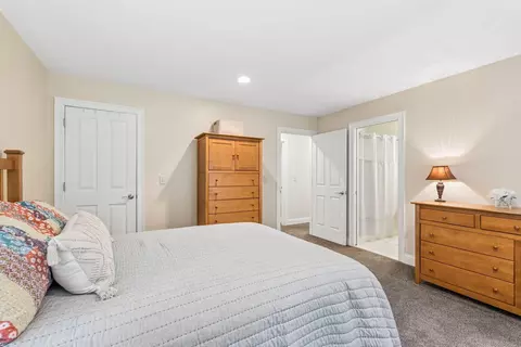 Bedroom - 18 Mill Island Rd, Arrowsic, ME 04530 photo 6 of 8