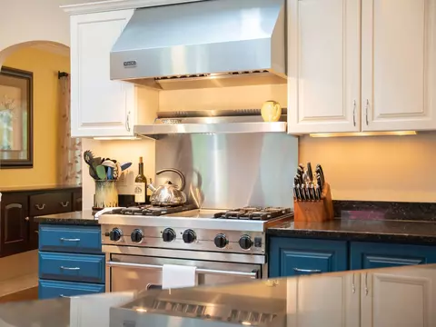 Kitchen - 18 Mill Island Rd, Arrowsic, ME 04530 photo 6 of 6