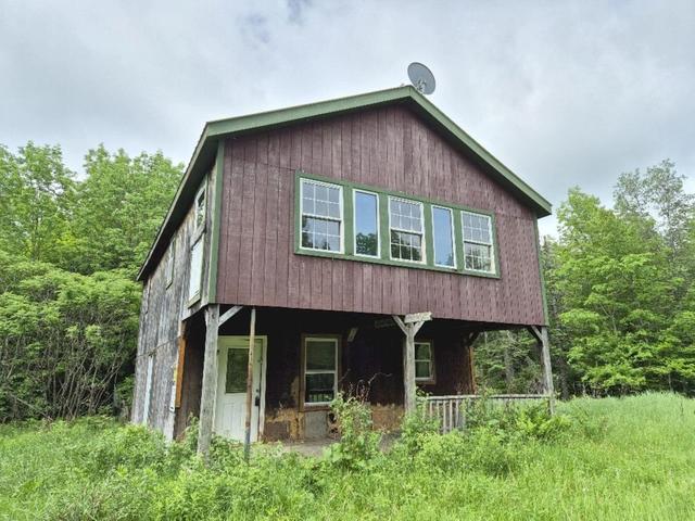 137 Butterfield Rd, New Sharon, ME 04955