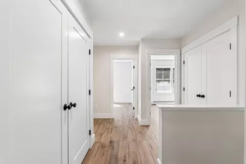 Entry Way - 37 Shore Rd, Windham, ME 04062 photo 4 of 5