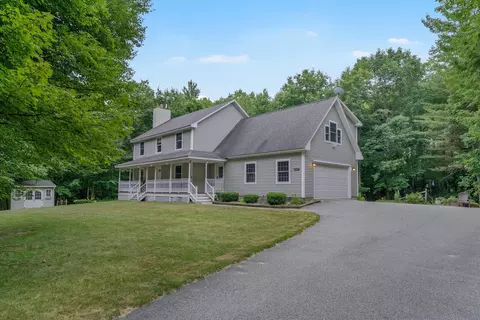 14 Rosewood Ln, New Gloucester, ME 04260