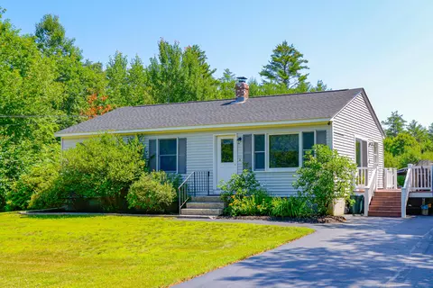 16 Mill Ln, Naples, ME 04055