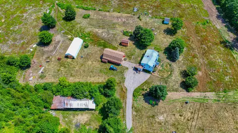 69 Skeetfield Rd, Oxford, ME 04270
