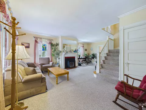 Living - 89 Western Ave, Augusta, ME 04330 photo 2 of 4
