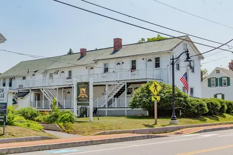 157 Main St, Belgrade, ME 04918