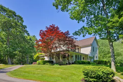 23 Elizabethan Dr, Kennebunkport, ME 04046