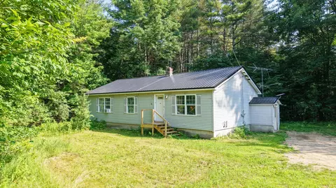 642 Stream Rd, Winterport, ME 04496