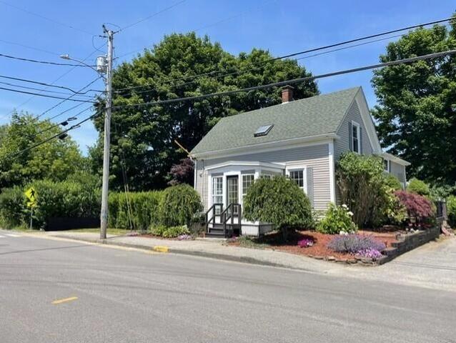 57 Pleasant St, Rockland, ME 04841