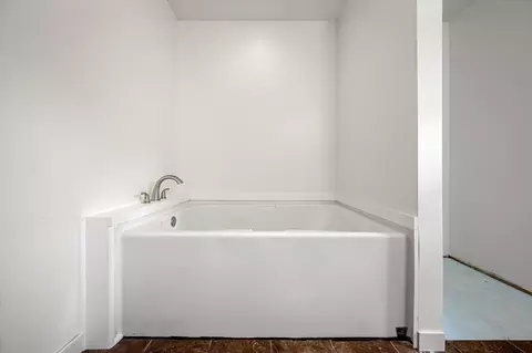 Bath - 18 Werner Way, Hermon, ME 04401 photo 3 of 5