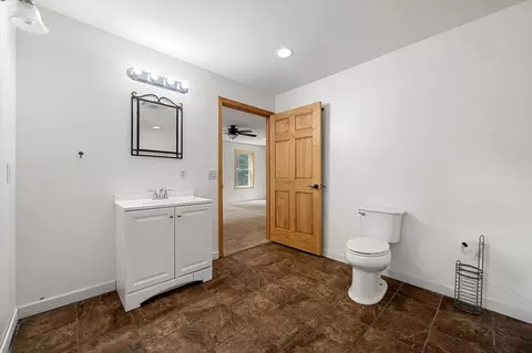 Bath - 18 Werner Way, Hermon, ME 04401 photo 2 of 5