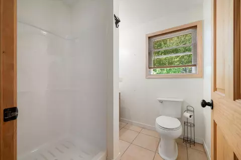 Bath - 18 Werner Way, Hermon, ME 04401 photo 4 of 5
