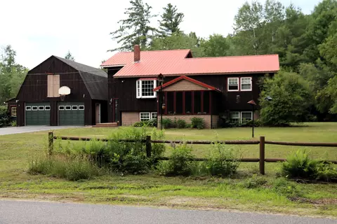 9 Glover Rd, Rumford, ME 04276