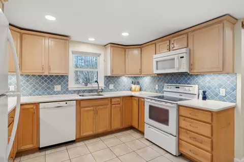 8 Dutton Hill Rd, Windham, ME 04062 photo 3
