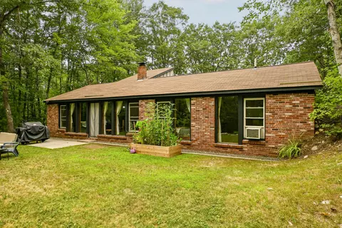 10 Sky Ln, Waterboro, ME 04061