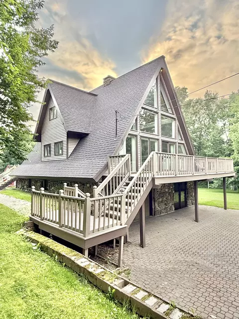 415 11th Ave, Madawaska, ME 04756