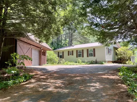 27 Meadow Lark Ln, Lincolnville, ME 04849
