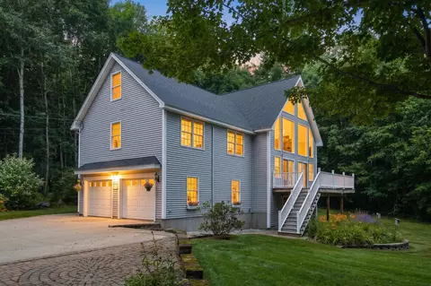 43 Hoyt Dr, Monmouth, ME 04259