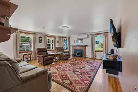 24 Smith St, Augusta, ME 04330 photo 4