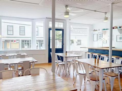 Dining - 49 Main, Vinalhaven, ME 04863 photo 3 of 10