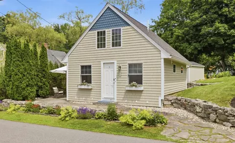 12 S Main St, Kennebunkport, ME 04046