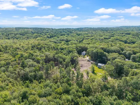 5 Davcarley Rd, Cape Elizabeth, ME 04107